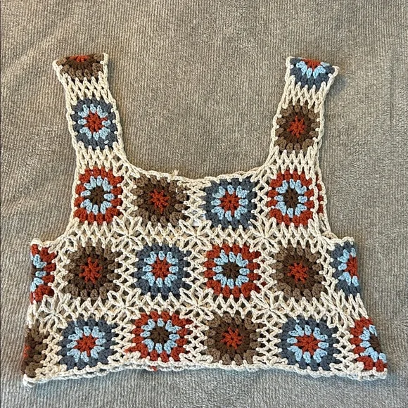 Crochet Granny Square Crop Top - Picture 2 of 8